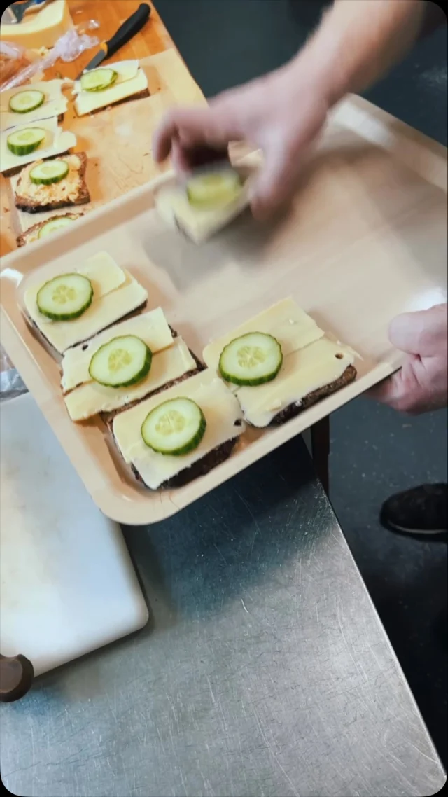 Davids mattips: Avsnitt 2 ”Hur du gör inlagd rödlök” 

#skeppsholmensfhsk #food #cook